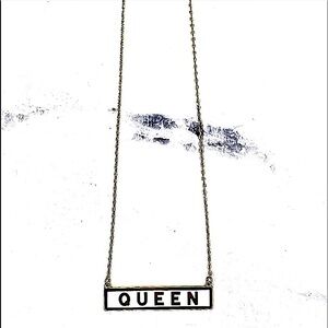 🆕🤍LUCKY CHARM: WHITE “QUEEN” (White Gold Dipped) Necklace